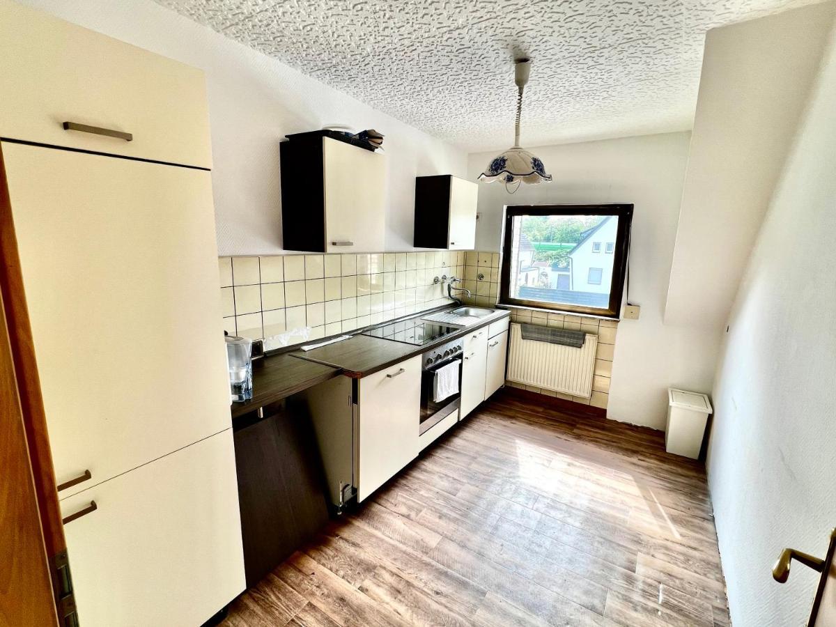 Praktisches Zimmer Im Grossen Haus Mit Garten Düsseldorf Exterior foto